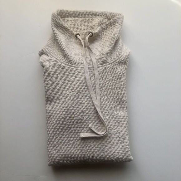 Doe & Rae Drawstring Funnel Neck Pullover Heather Beige Size Small - Picture 6 of 6